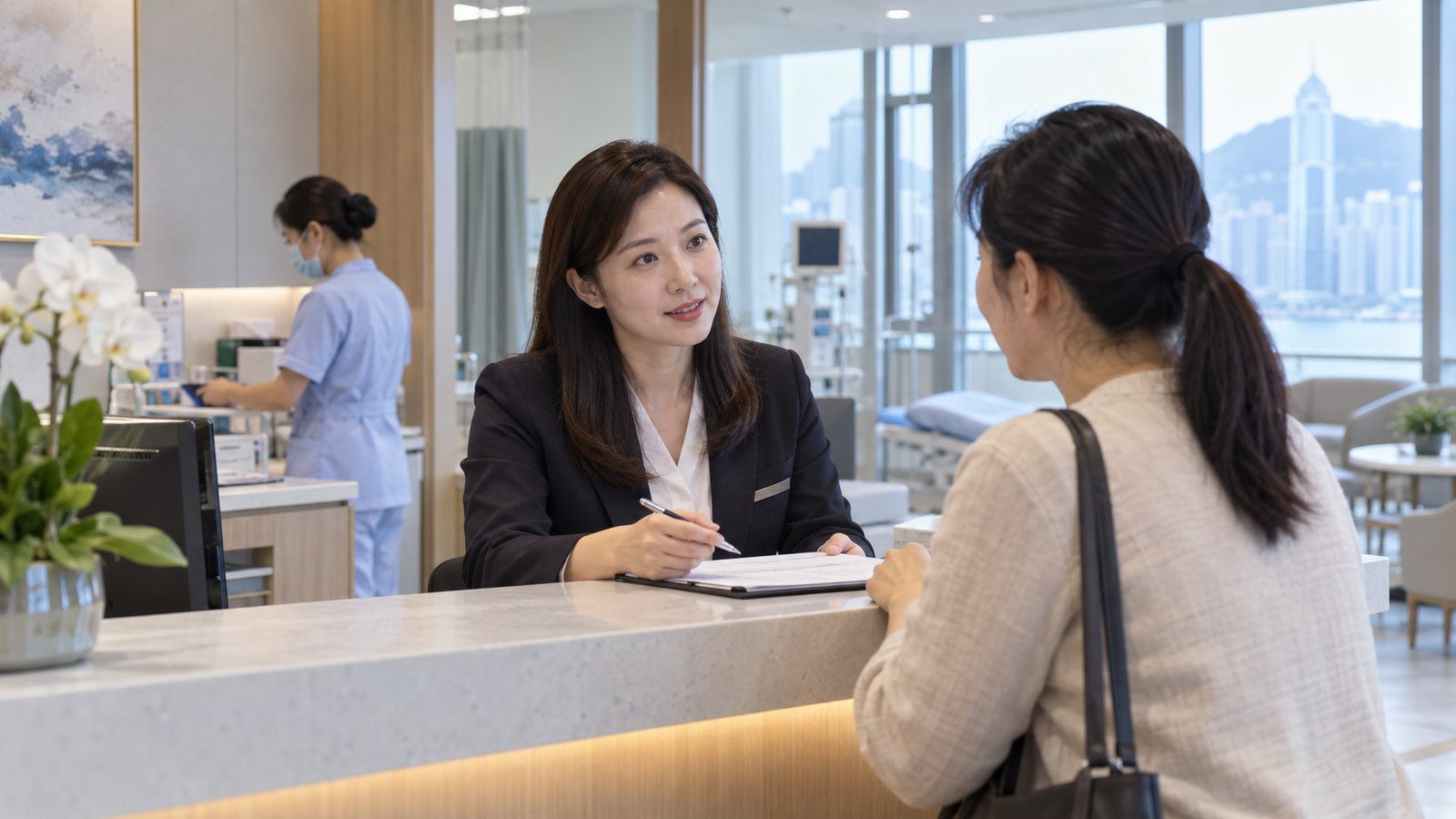 醫務中心營運入門：前台、協調與工作界線 寫實人物示意圖